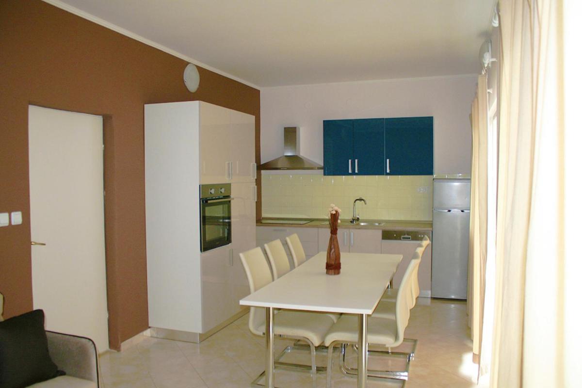 Apartments Stina Сегет-Враница Экстерьер фото